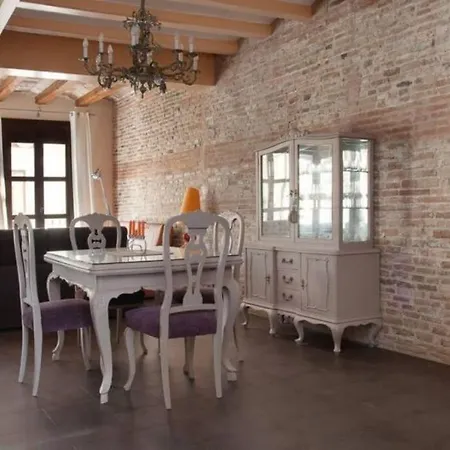 Daire El Born - Spacious 2 Bedrooms *
